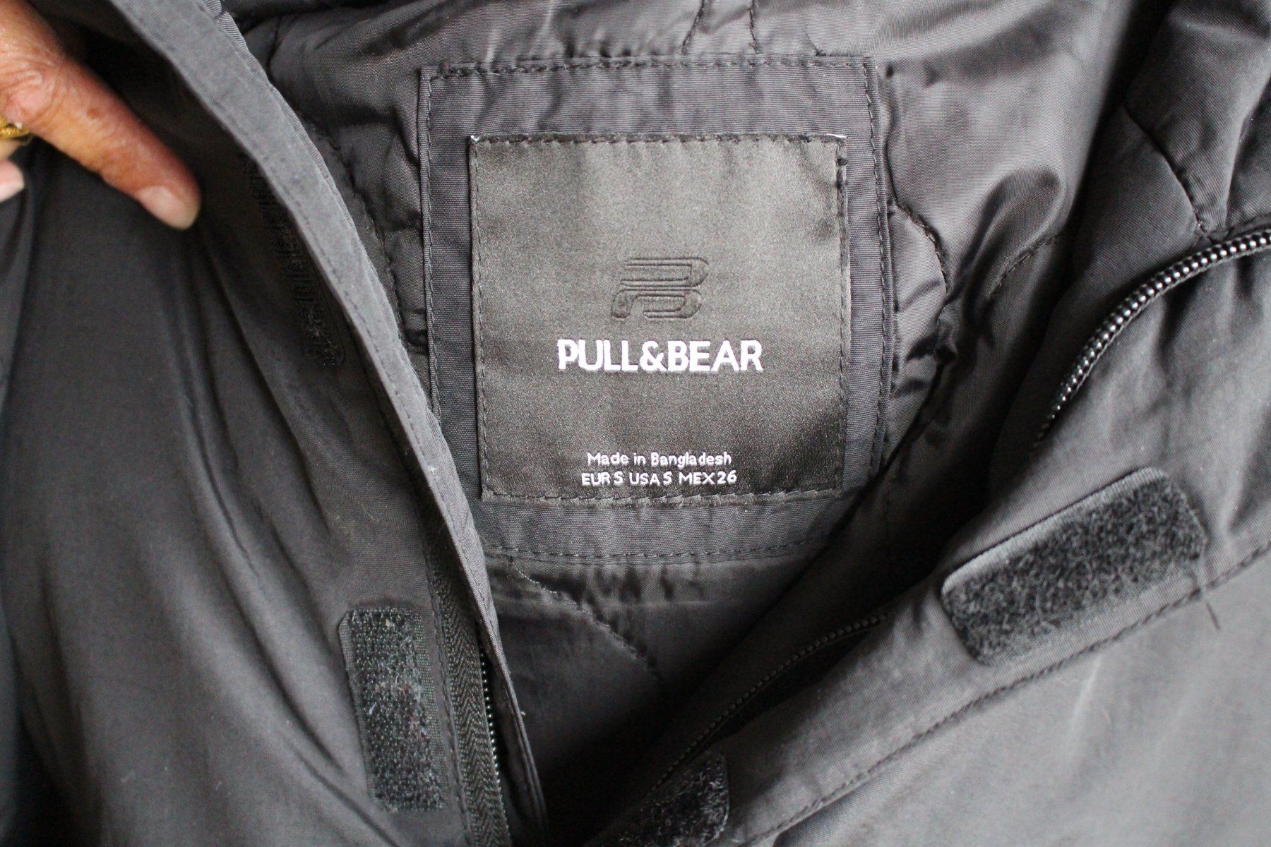 Pull&Bear Giacche: Veste noire à capuche PULL&BEAR taille S – Usato da Courroux venduto da sv235 3