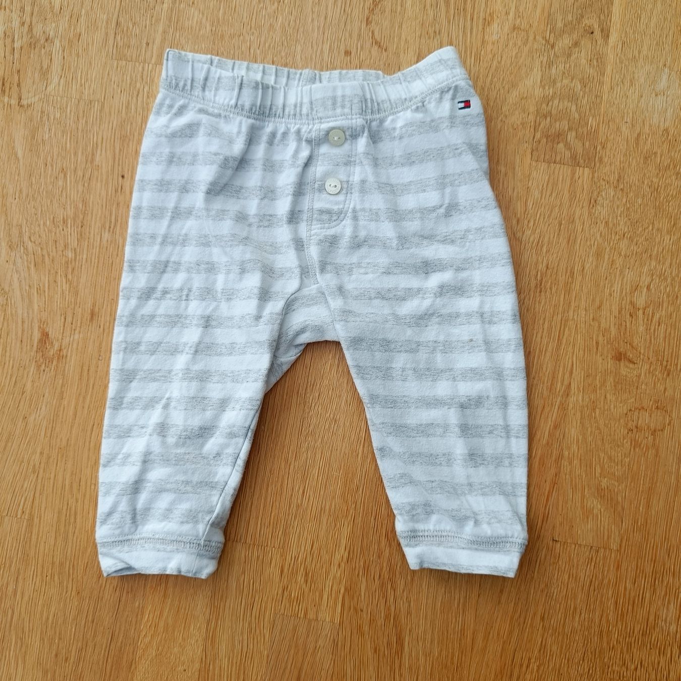 Tommy Hilfiger Pantaloni: Hose Grösse 68 – Usato da Jaberg venduto da urig17.