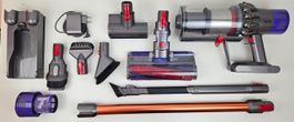 DYSON V10 - Top Zustand - viel Zubehör - Akku neuwertig