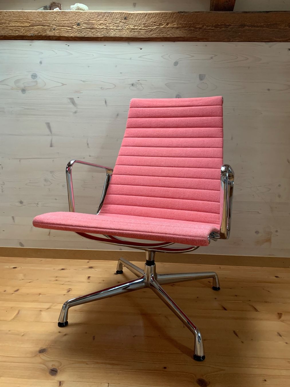 Vitra Poltrone: SESSEL EAMES EA 115 VITRA – Usato da Winterthur venduto da fristab