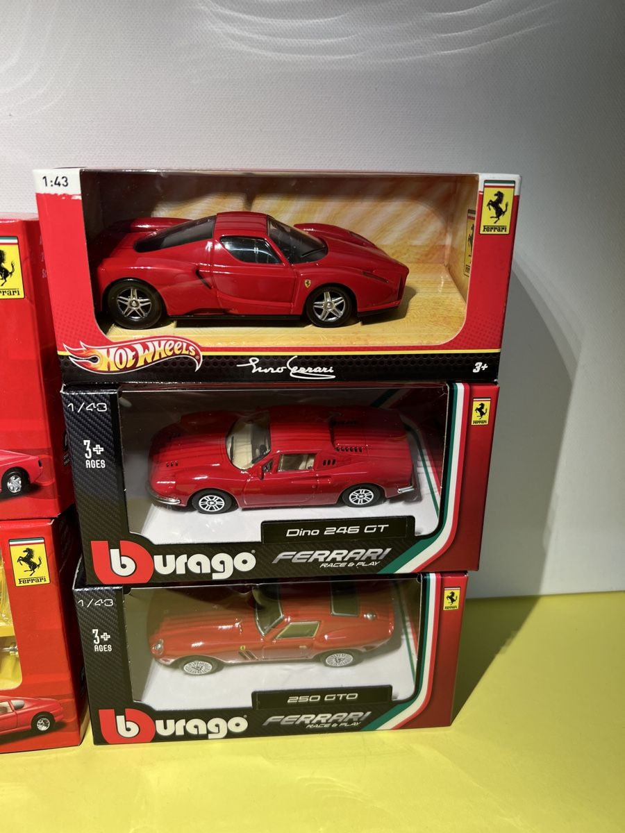 Ferrari Modellini d'auto: Konvolut Ferrari in 1/43 – Nuovo e nell'imballaggio originale da Weinfelden venduto da Kammerflimmern 2