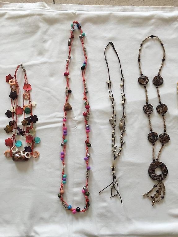 Ketten: Lot de 12 Colliers : travail artisanal, assembés à la main – Gebraucht aus Mézières VD von bra_56nb 1