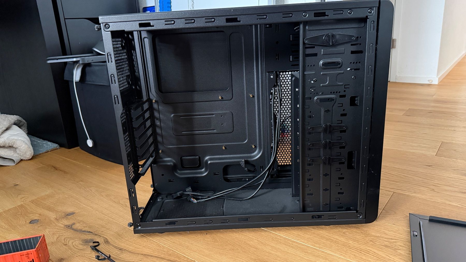 Custodie: CoolerMaster Midi Tower für ATX – Usato da Felben - Wellhausen venduto da Auto-Hub 1