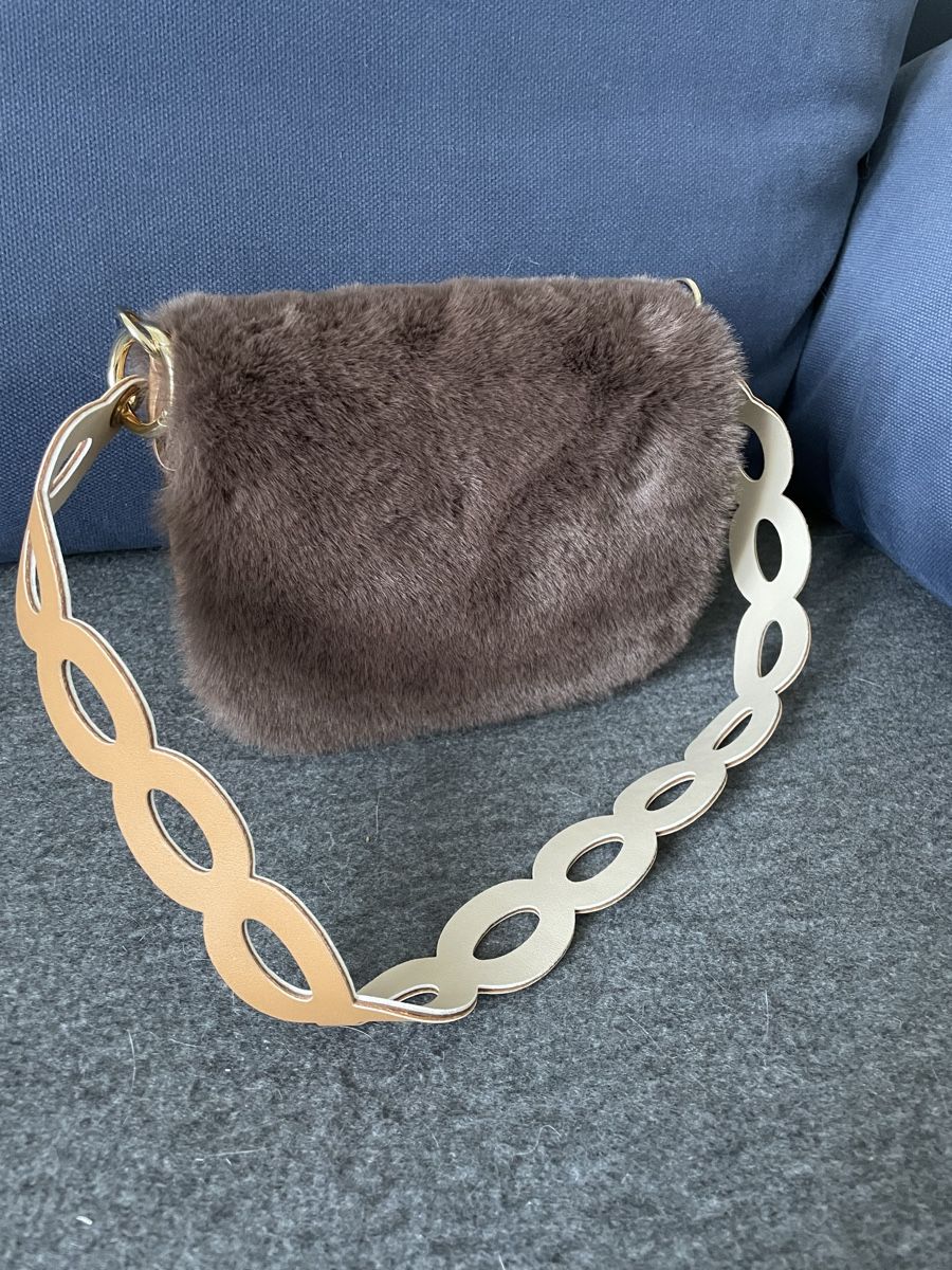 Obag Taschen für Damen: O bag Handtasche Mini Braun mit Fell - Winter Accessoire – Gebraucht aus Bergdietikon von parfume