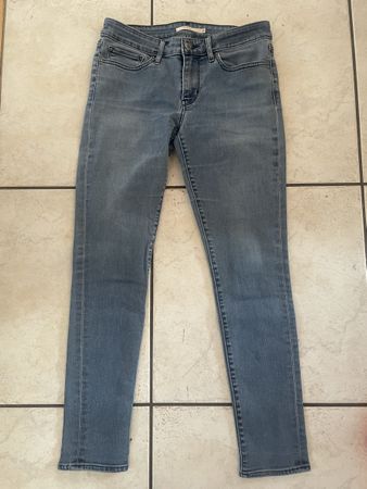 Jean Levi's Skinny 711 Taille 28 30