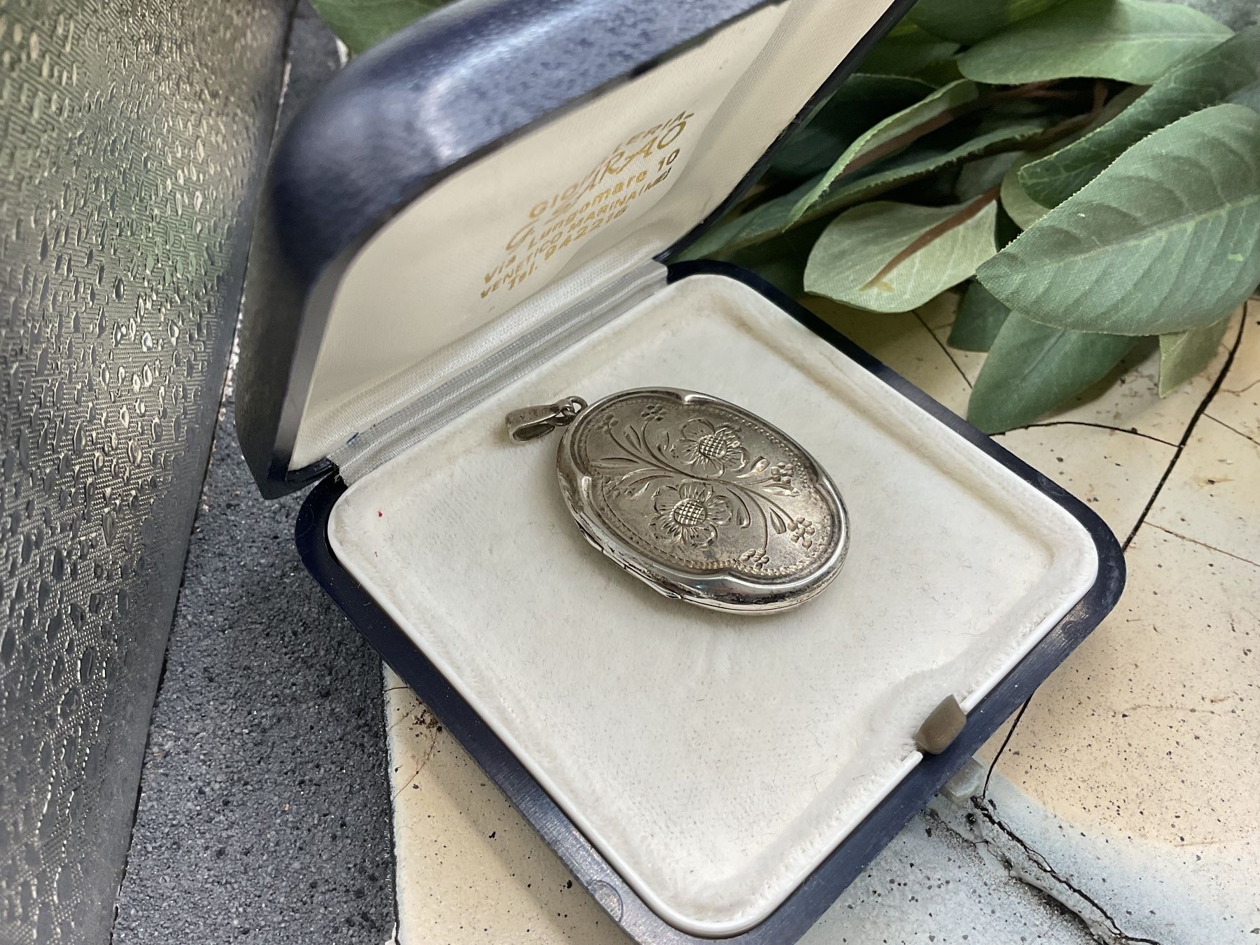 Ciondoli: Antikes Medaillon ziseliert Sterlingsilber – Usato da Luzern venduto da S.Kern01