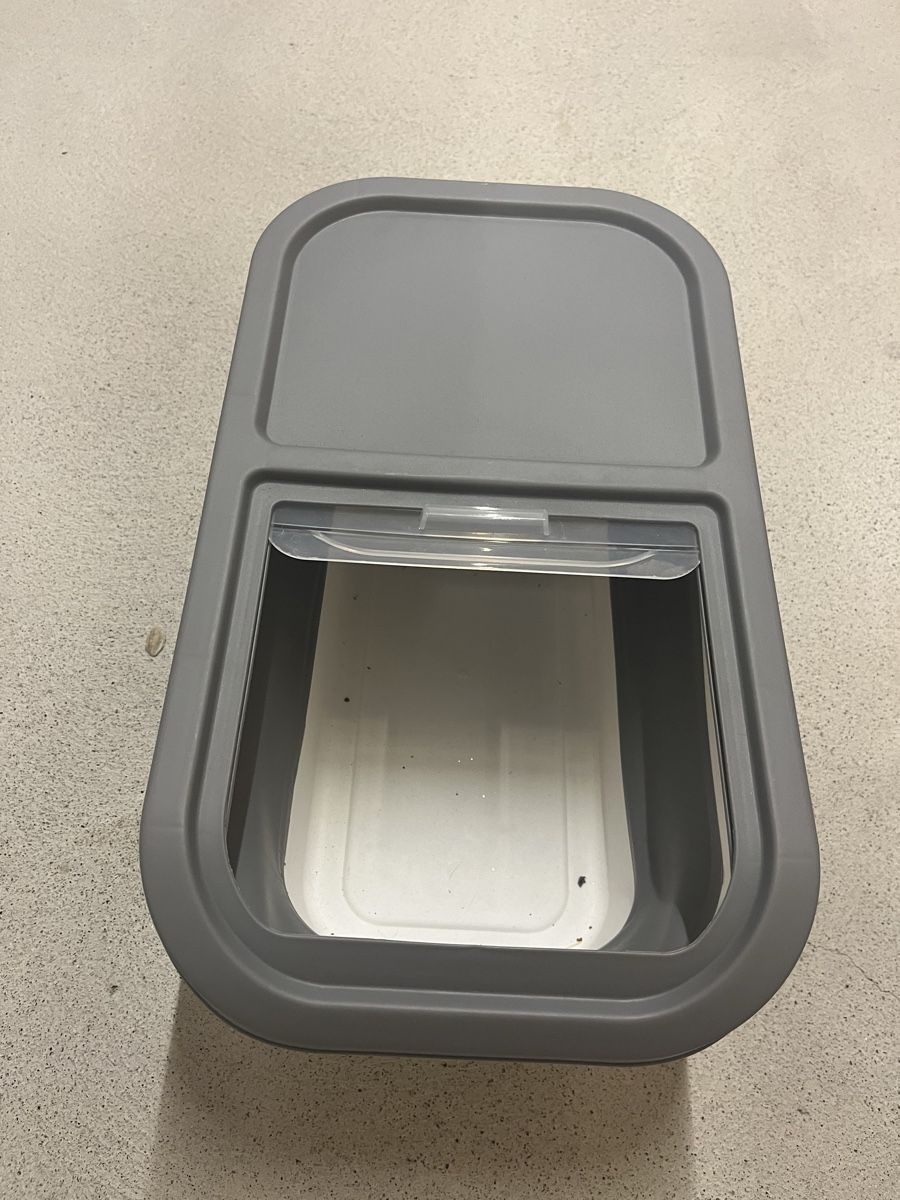 Behälter & Ähnliches: Tierfutterbox / Katzenfutter / Hundefutter – Gebraucht aus Basel von yaw_t2cm 1