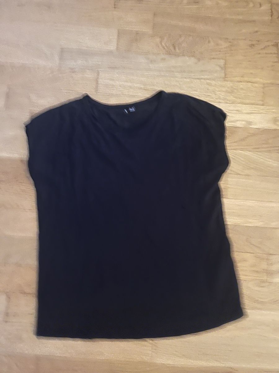 Vero Moda T-Shirts: Schwarzes basic shirt von Vera Moda, Damen, Gr. M – Gebraucht aus Zürich von Insert_Name