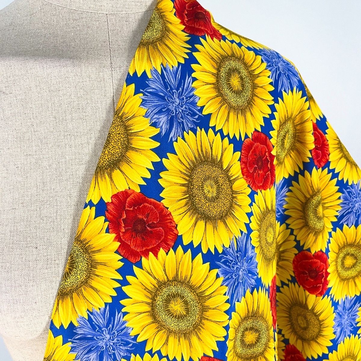 Fabric Frontline Foulard & Sciarpe: FABRIC FRONTLINE Silk Scarf – Nuovo (secondo la descrizione) da Freienbach venduto da Avviivva_Shop 3