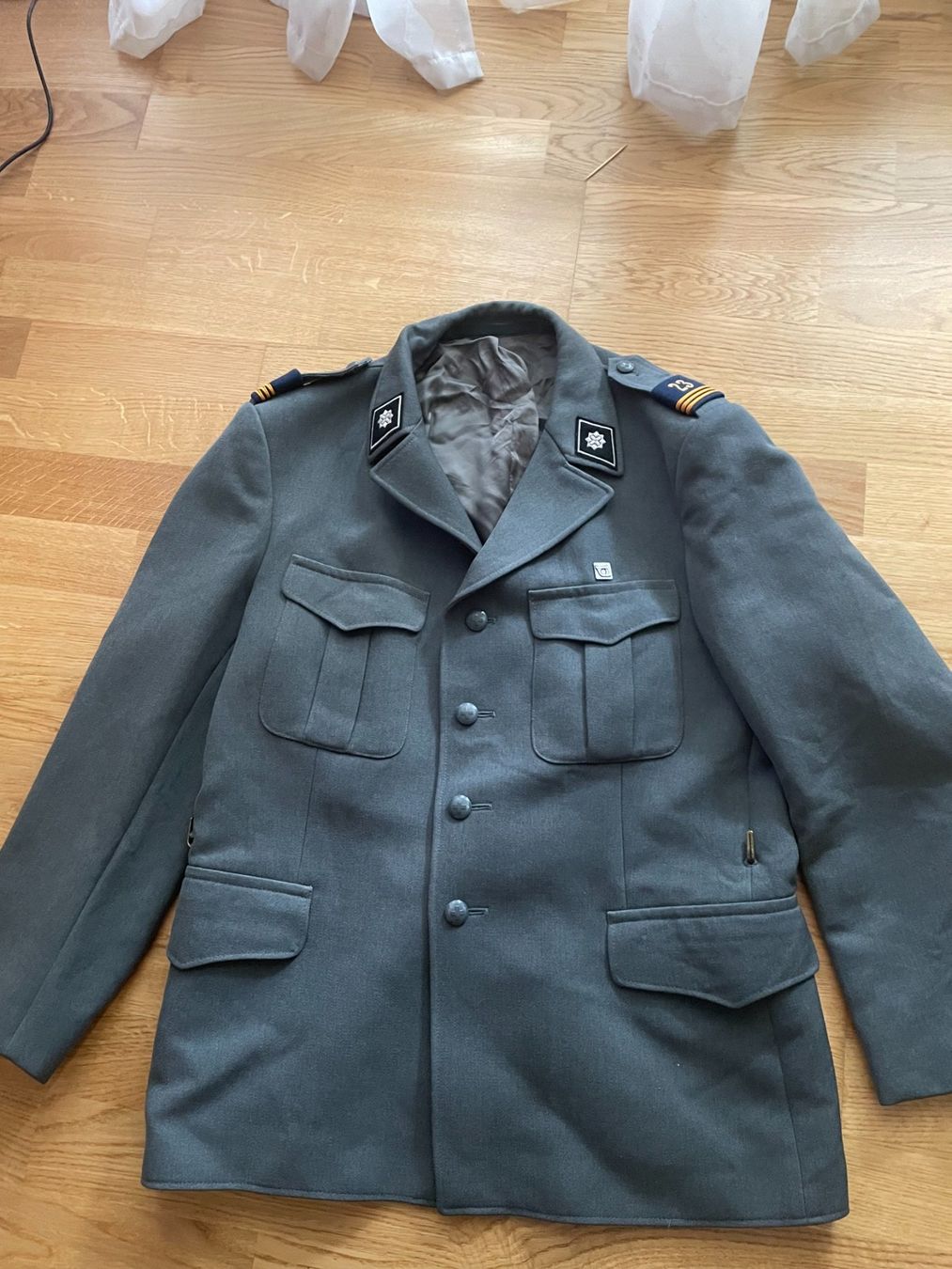 Uniformi: Schweizer Militär-Jacke – Usato da Rapperswil SG venduto da Boadioz