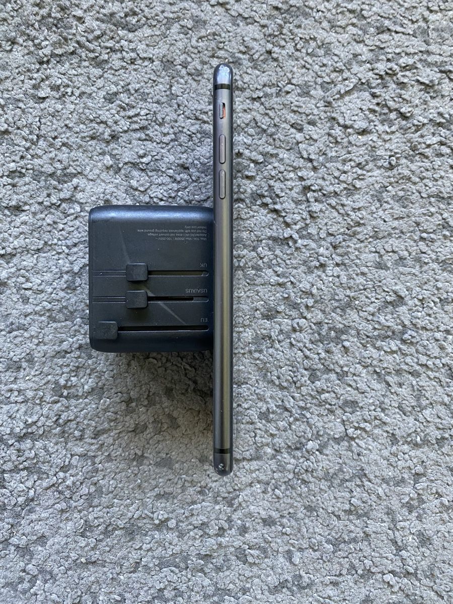 Apple Telefoni cellulari / Smartphones: iPhone 8 Plus - 64 Go - Noir -  N.5 – Usato da Genève venduto da eth_6qs6 4