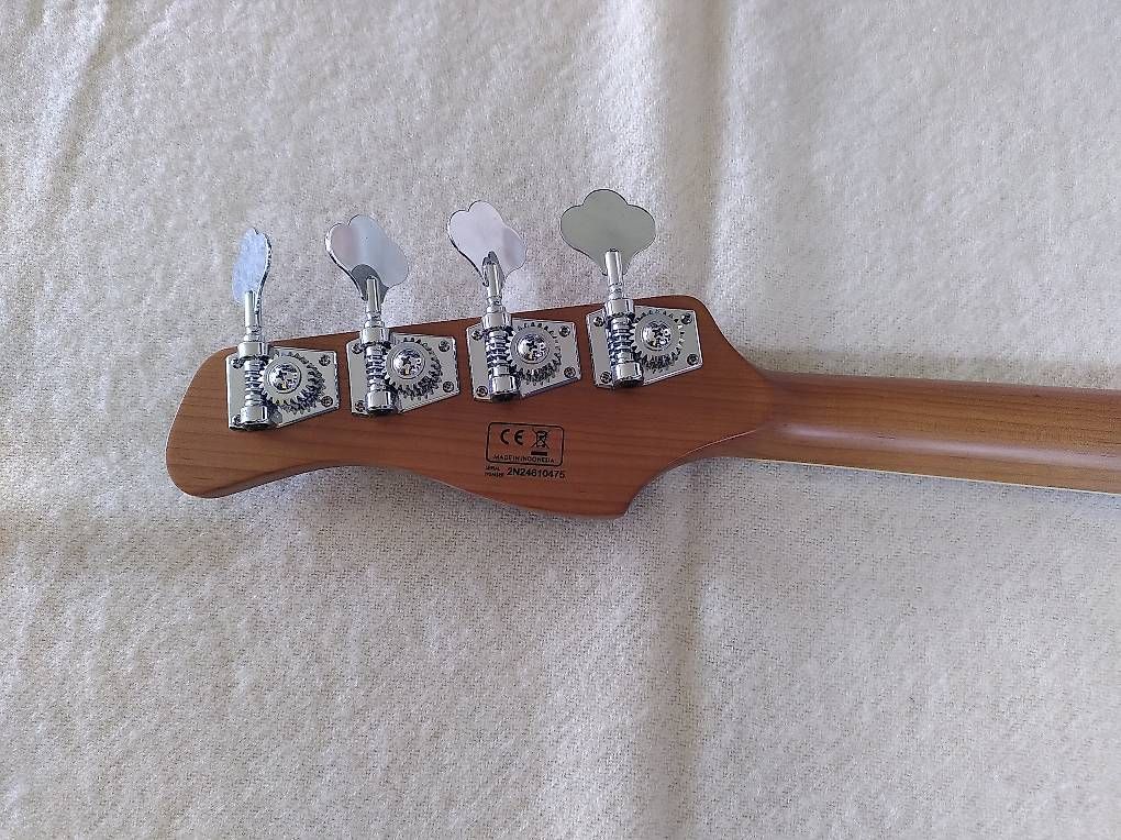Strumenti musicali: Bass Marcus Miller V5 24-NT – Usato da Dornach venduto da rolkeller 2
