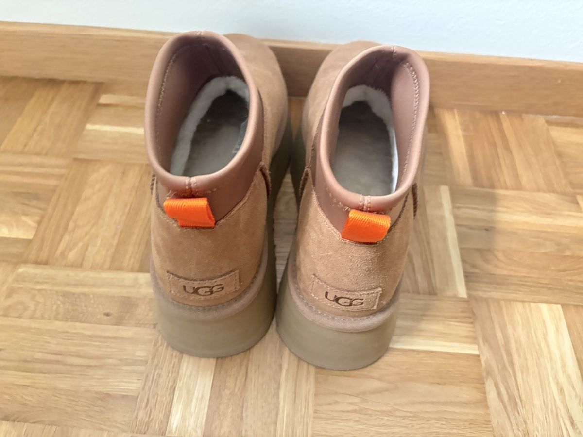 Ugg Chaussures femmes: UGGs – Neuf (Voir description) à Luzern par lea_7hn8 1