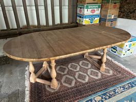 Rustikaler Esstisch aus Massivholz, oval, Top Zustand!