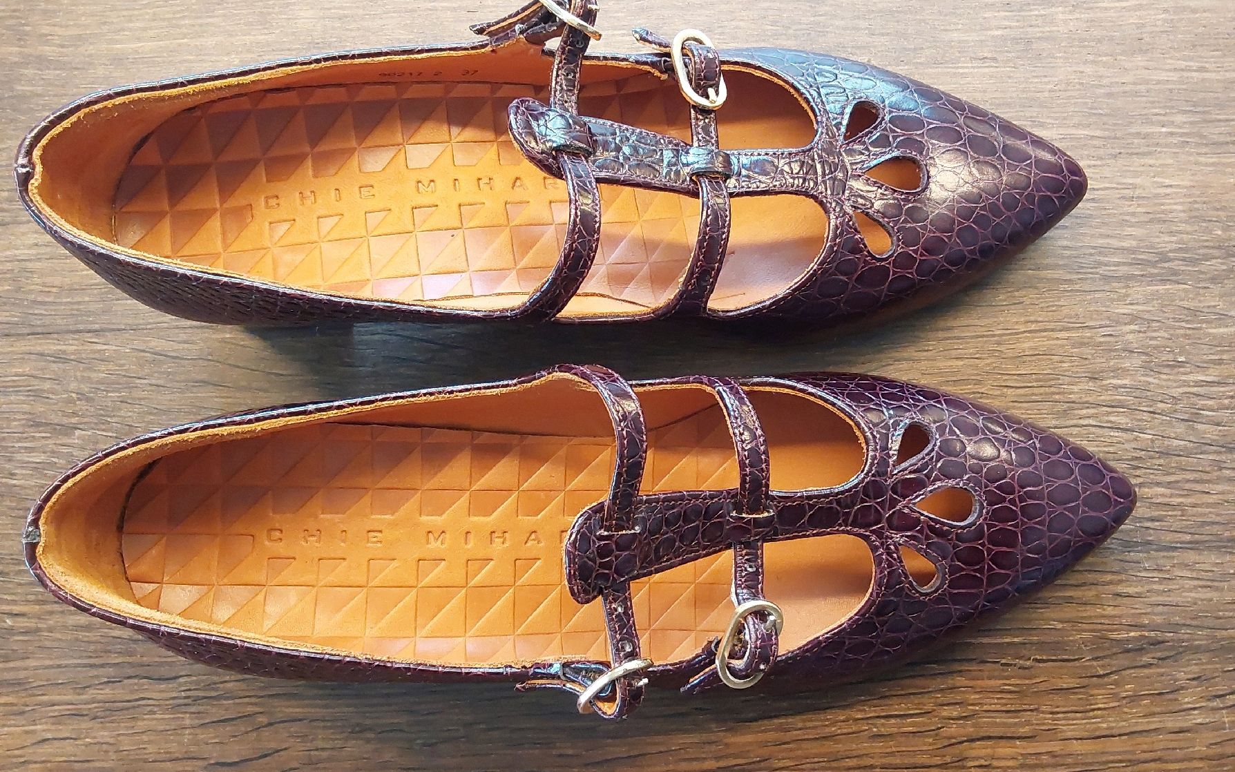 Chie Mihara Scarpe da donna: Maryjane Schuhe Chie Mihara 37 braunrot neu – Nuovo e nell'imballaggio originale da Köniz venduto da scopello12