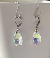 Earrings with clear drop pendant like new