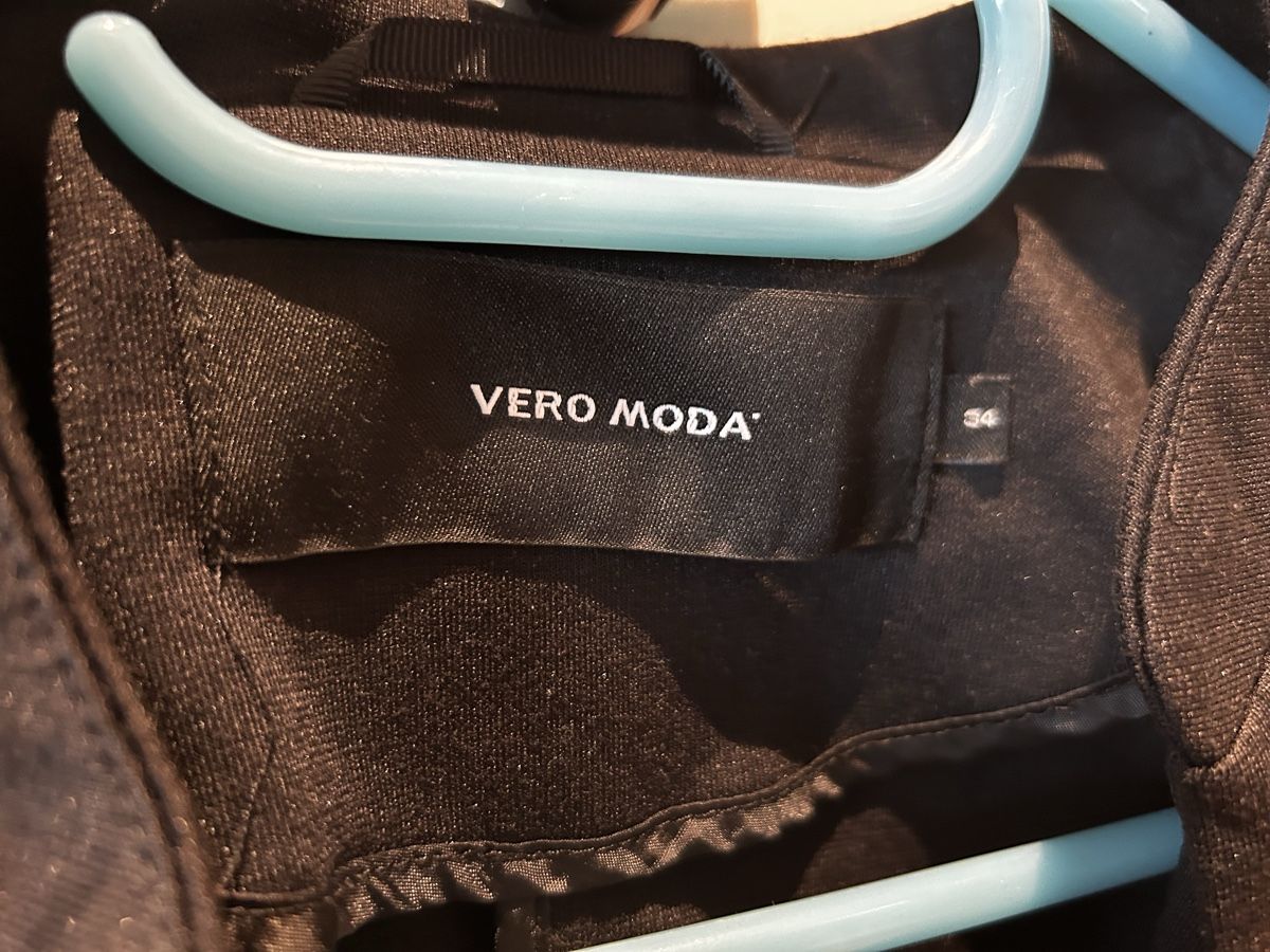 Vero Moda Jacken: Schwarzer VERO MODA Blazer Grösse 34 🖤 – Gebraucht aus Sursee von ramona0406 3