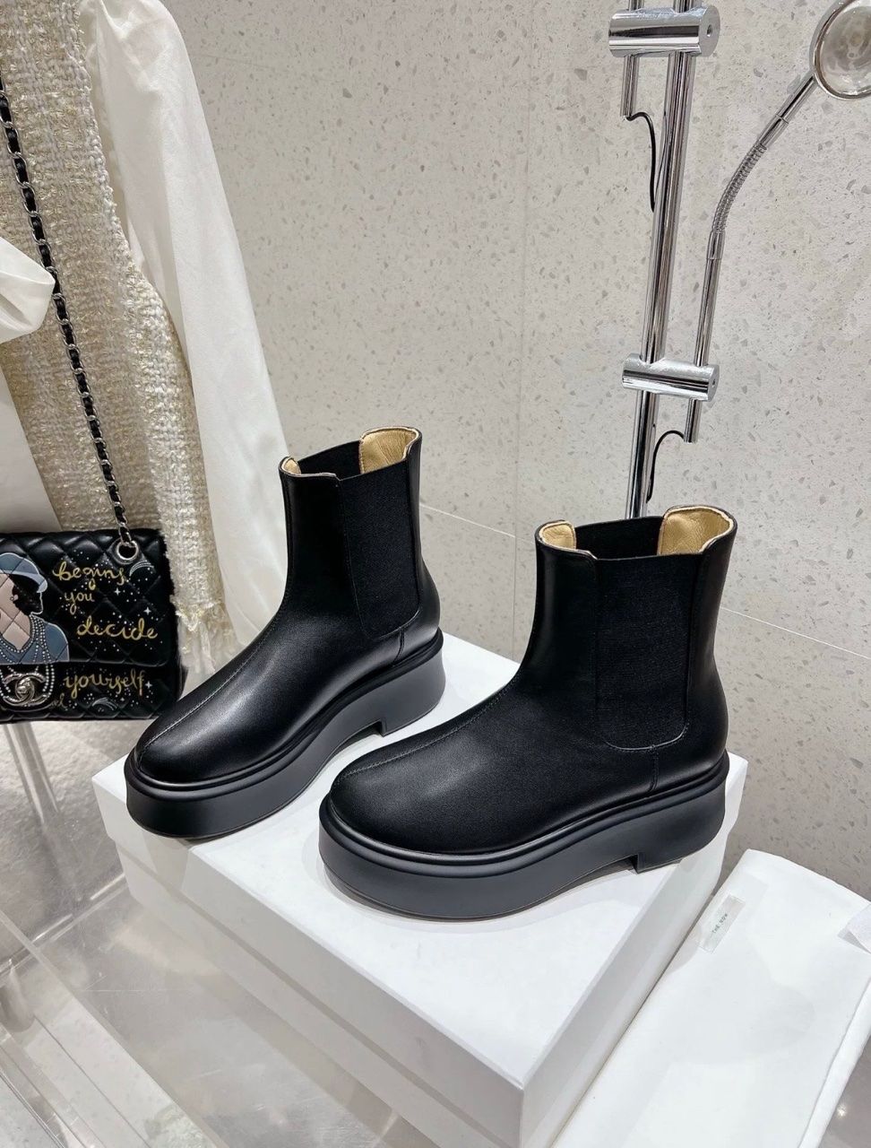 Scarpe da donna: Leder Stiefeletten – Nuovo (secondo la descrizione) da Eglisau venduto da SAM240186 1
