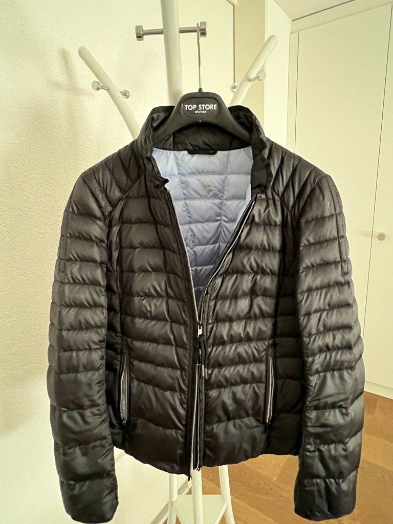 Marc Cain Giacche: Leichte Daunenjacke MarcCain Grösse 3 – Usato da Solothurn venduto da Scoony
