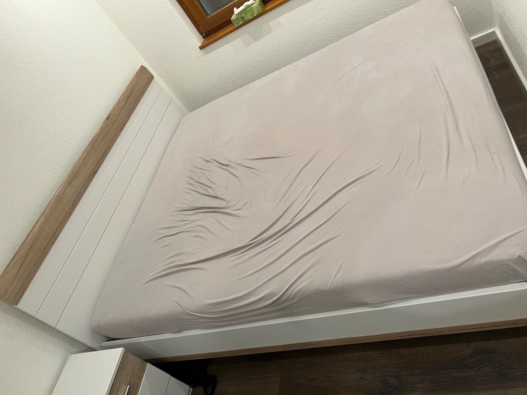 Letti: Bett mit Matraze und 2 Kommoden – Usato da Lengnau AG venduto da Vanyegloff