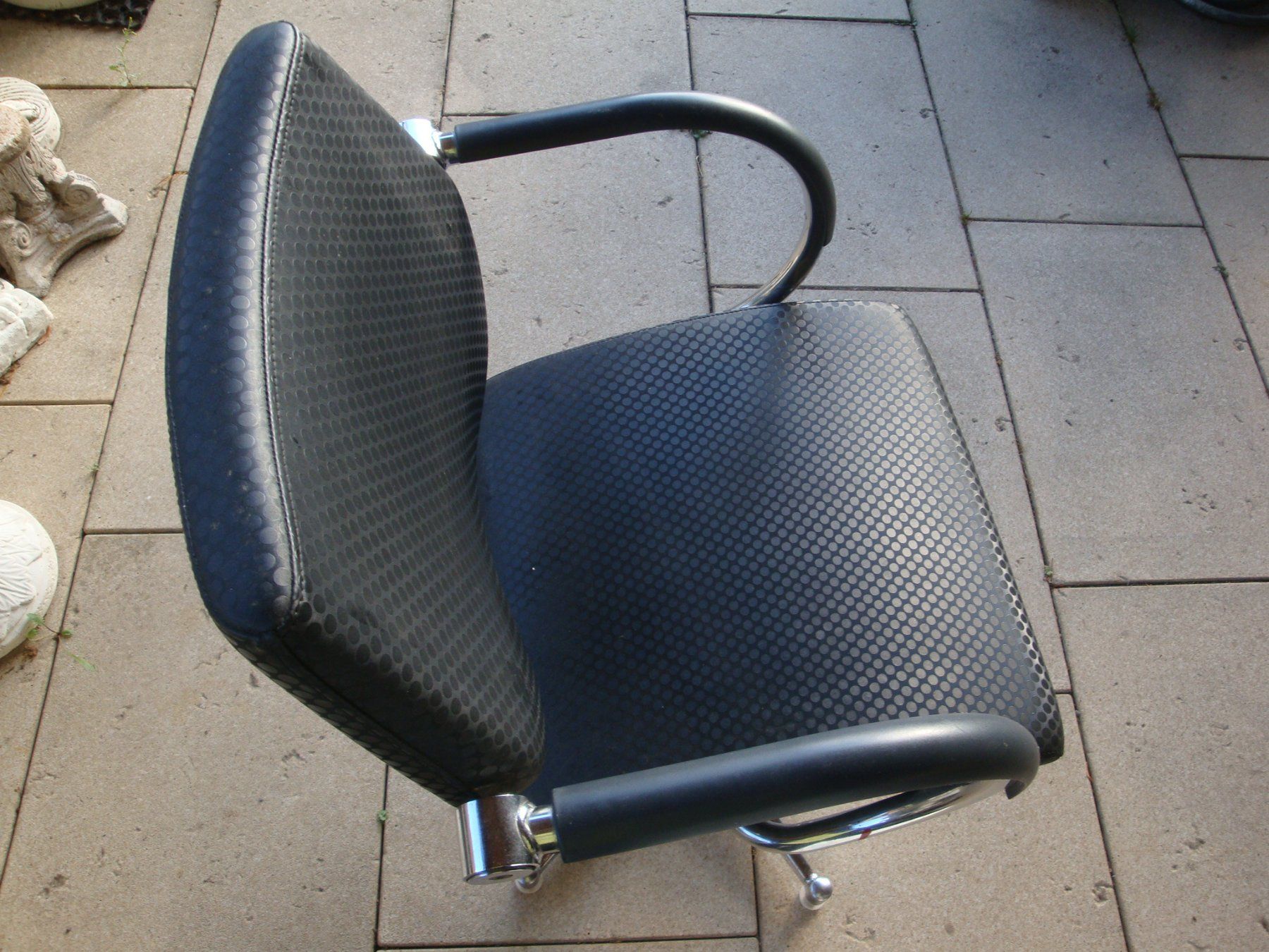 Chaises: Coiffeurstuhl schwarz – D'occasion à Enggistein par mach1 5