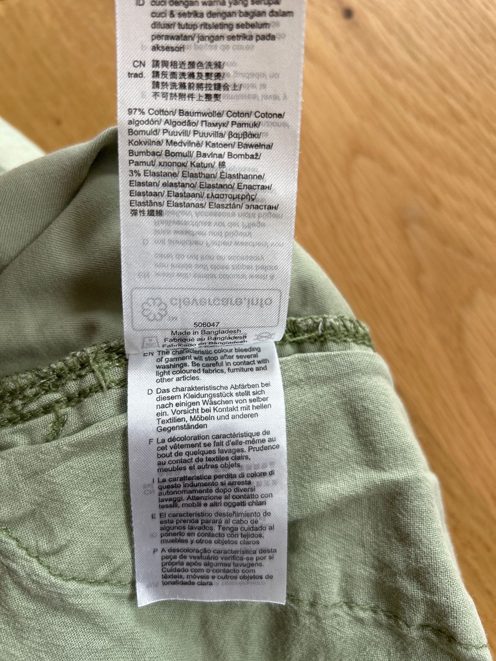 Esprit Pantaloni: Esprit Hose Grün – Nuovo (secondo la descrizione) da Herisau venduto da trainee0102 4