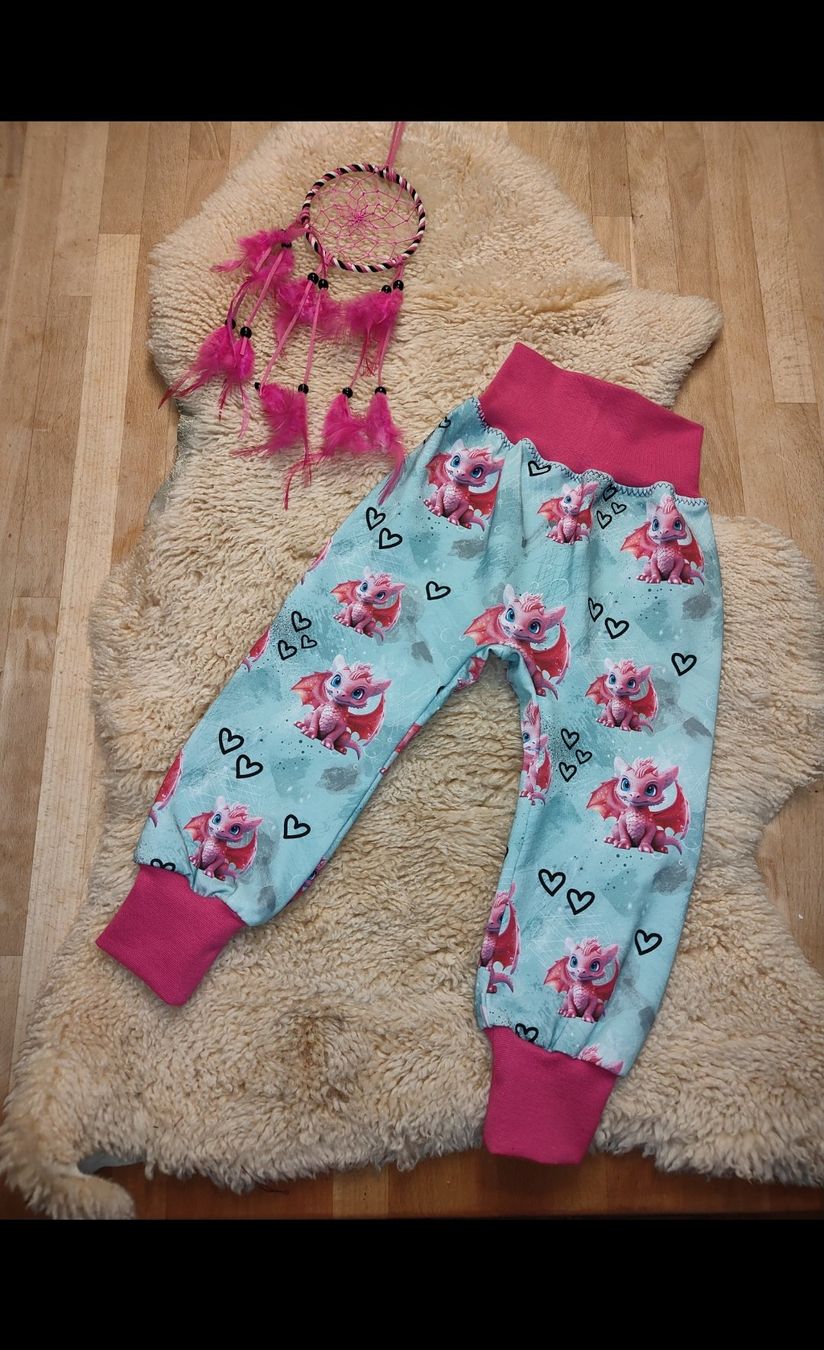 Hosen: Pumphose Drachen pink 80/86 – Neu (gemäss Beschreibung) aus Attiswil von Velvet81