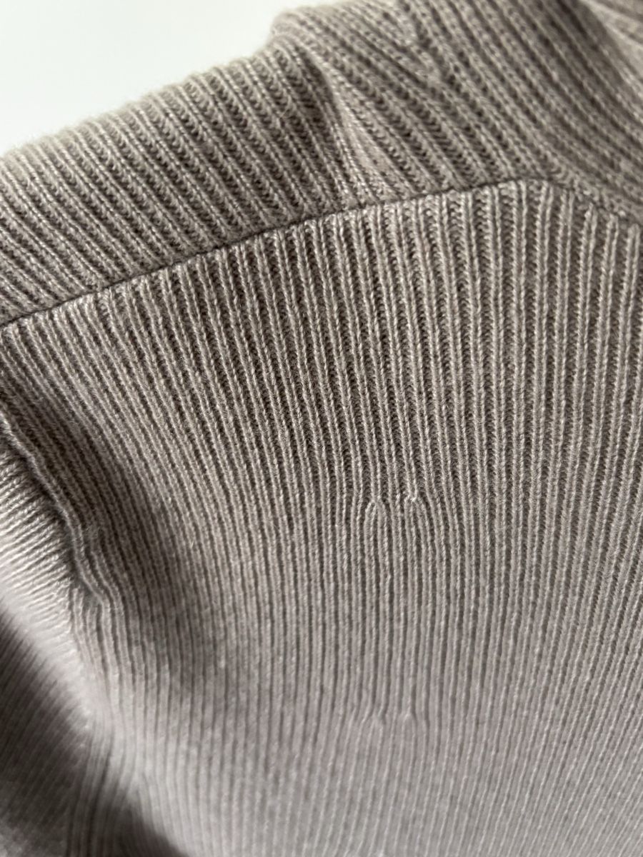 Gilets & Westen: Cardigan Eric Bompard cachemire et soie, taille M – Gebraucht aus Vésenaz von dri_rc9f 4