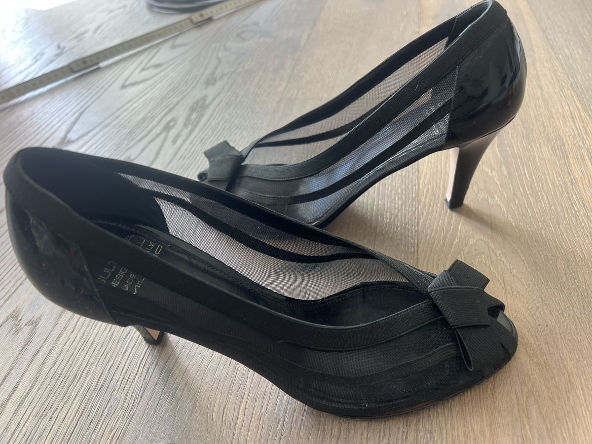 Scarpe da donna: Pumps offen schwarz Grösse 38 neuwertig – Usato da Uetikon am See venduto da Sarahm76 1