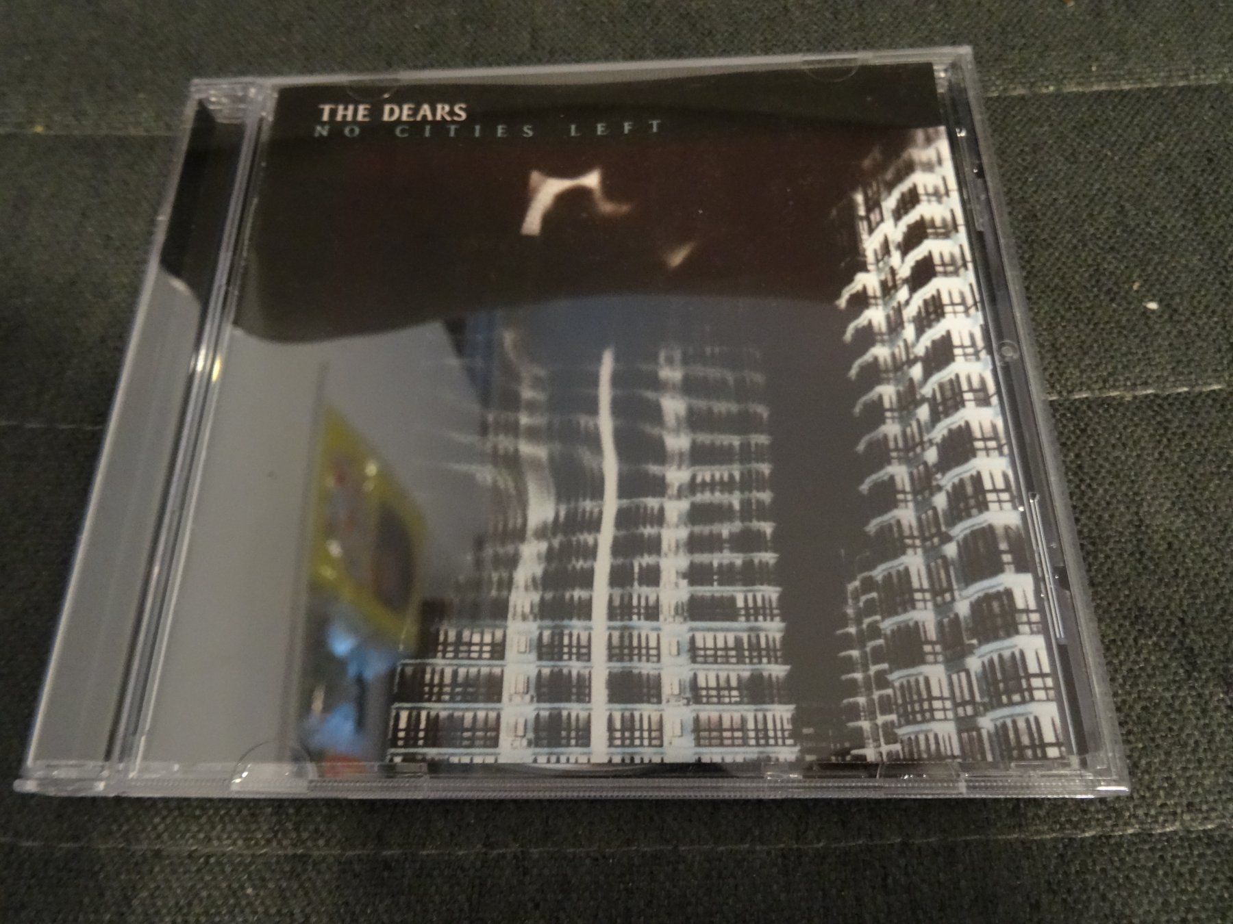 CDs: The Dears - No Cities Left CD – Gebraucht aus Olten von Disc-Ausverkauf