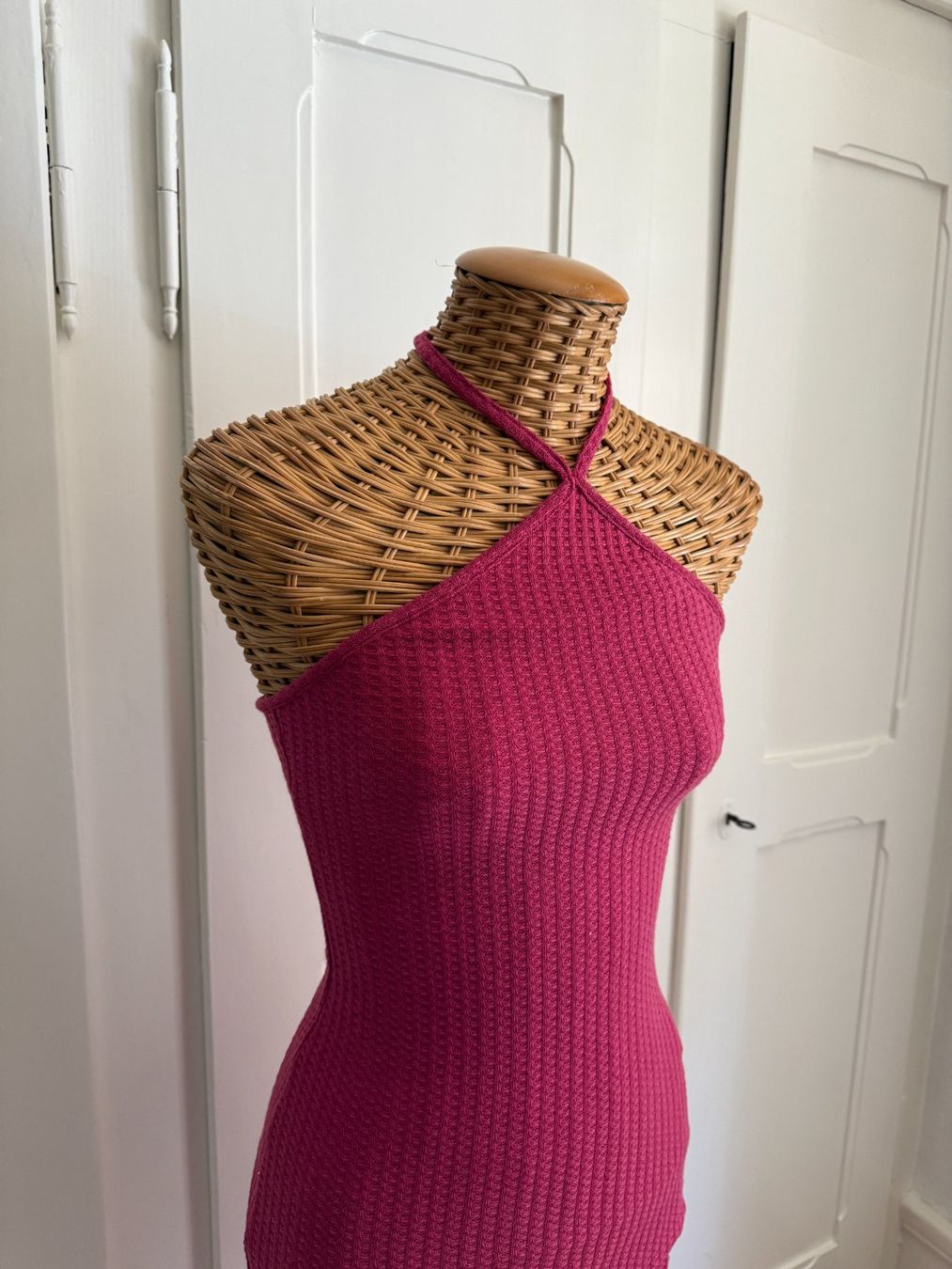 Shein Kleider: Neckholder Kleid magenta 34 – Gebraucht aus Zürich von Diazaio 1