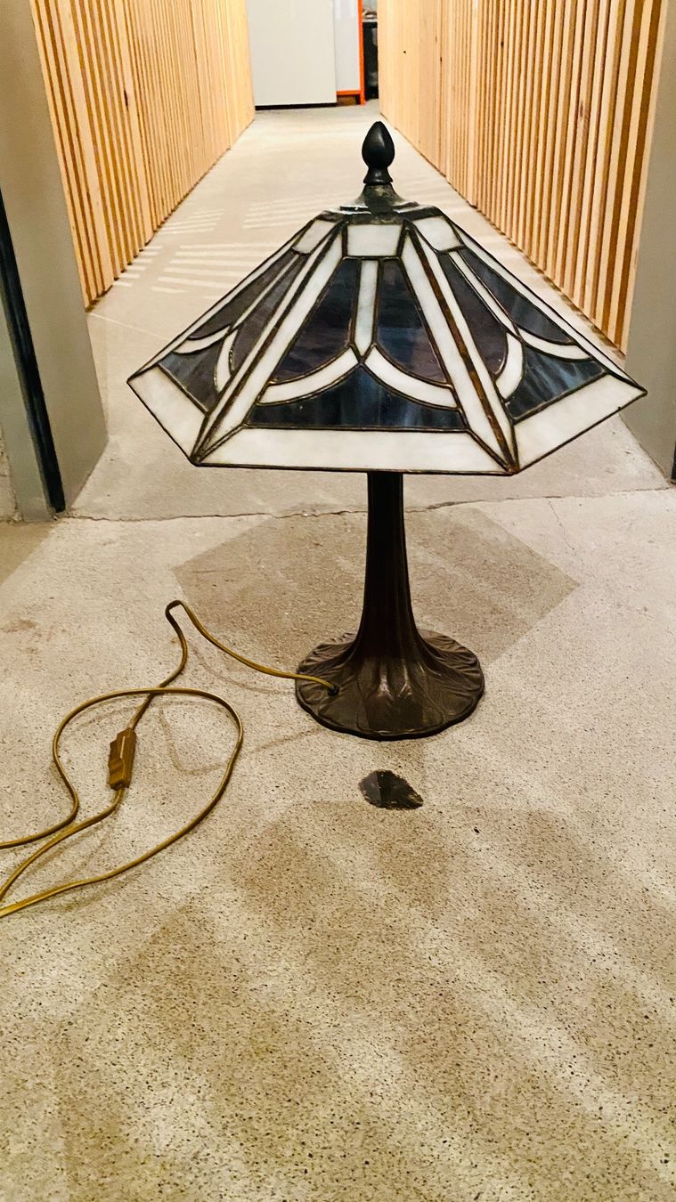 Tiffany & Co. Lampen: Selbstgemachte Tiffanylampe – Gebraucht aus Hünenberg See von com_com