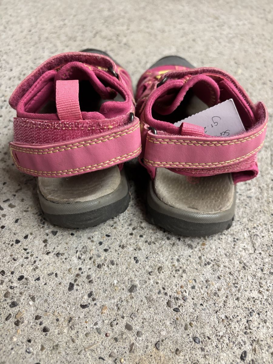 Schuhe für Mädchen: Sandalen pink, Grösse 29 – Gebraucht aus Büren an der Aare von Nikito2001 1
