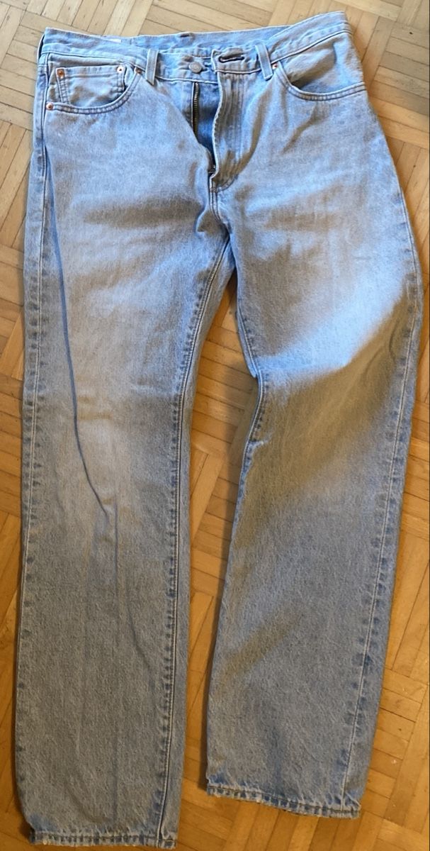 Levi's Jeans: Hellblaue Jeans, Levi Strauss, W31/L32  – Gebraucht aus Sarnen von Paris99