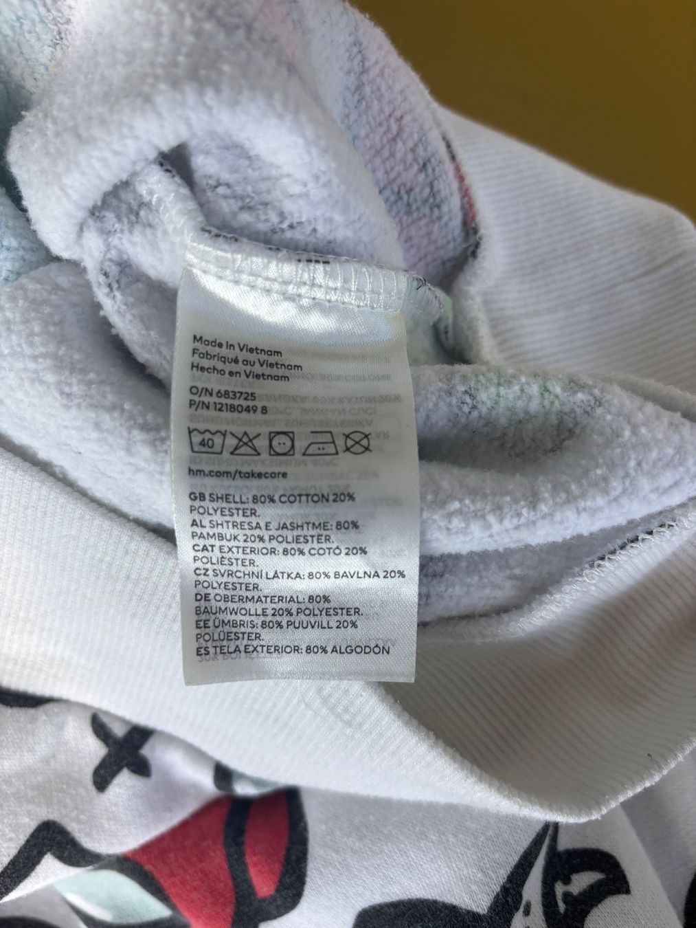 H&M Maglioni & Felpe: AMONG US x H&M Kinderpullover bunt gemustert Gr. 122 – Usato da Zürich venduto da missmodernage 4