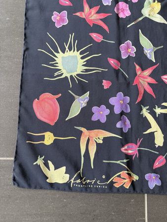 „Fabric Frontline“ Seidenschal
