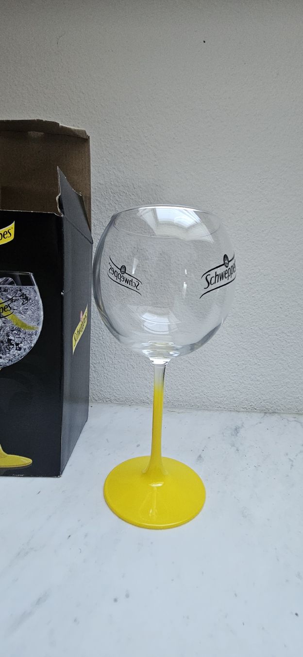 Bicchieri: Schweppes Gin Glas, Cocktailglas, NEU – Nuovo e nell'imballaggio originale da Belp venduto da Ginus85 5