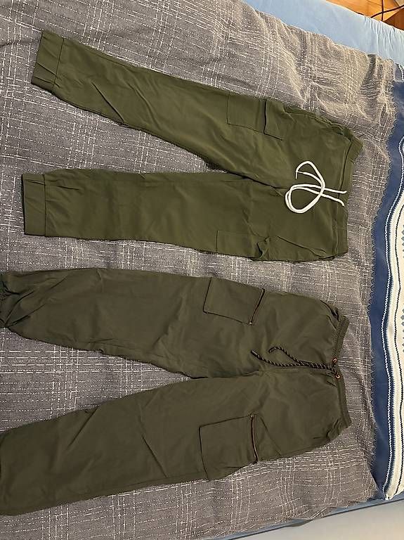 Pantaloni: Pantaloni tipo cargo M/32 – Usato da Bellinzona venduto da giu_2g9f