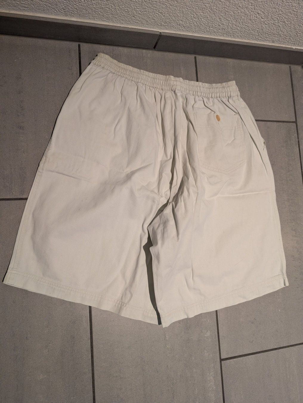 Pantaloni: *** Shorts der Marke "Vision" *** – Usato da Wollerau venduto da R3D3X3 1