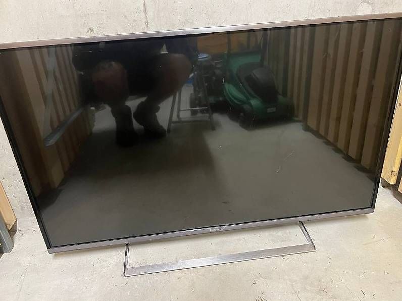 Televisori: Smart TV Panasonic VIERA - Full HD - WiFi / 3D – Usato da Bassecourt venduto da mas_6xny 1