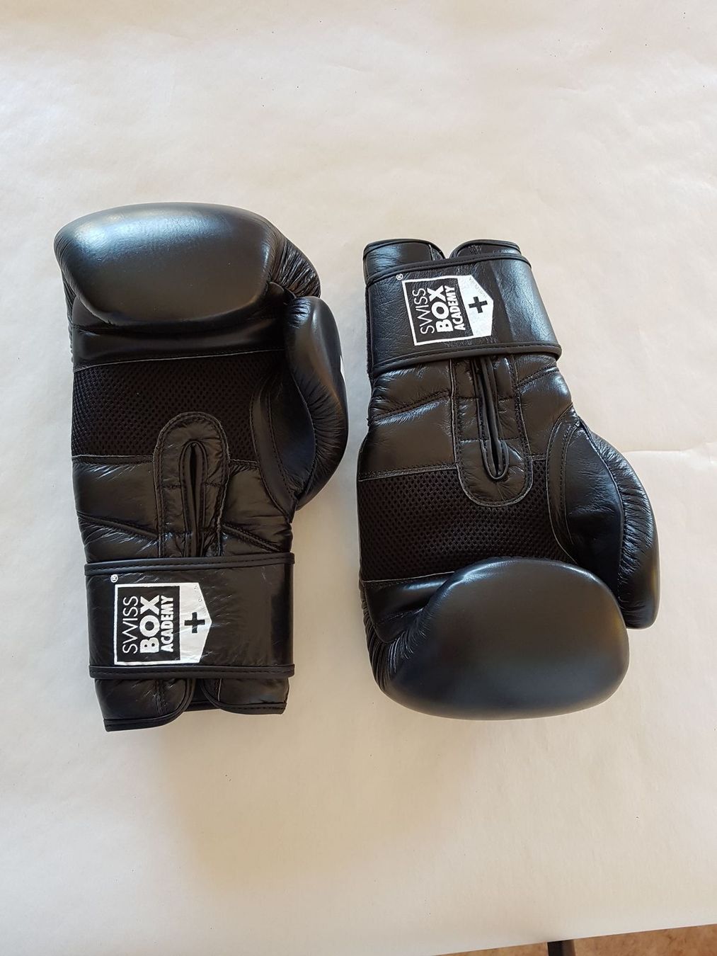 Guanti & manicotti: Boxhandschuhe Leder schwarz SBA FLASH 14 OZ. NEU inkl. Tasch – Nuovo e nell'imballaggio originale da Stettlen venduto da swissfitshop 2