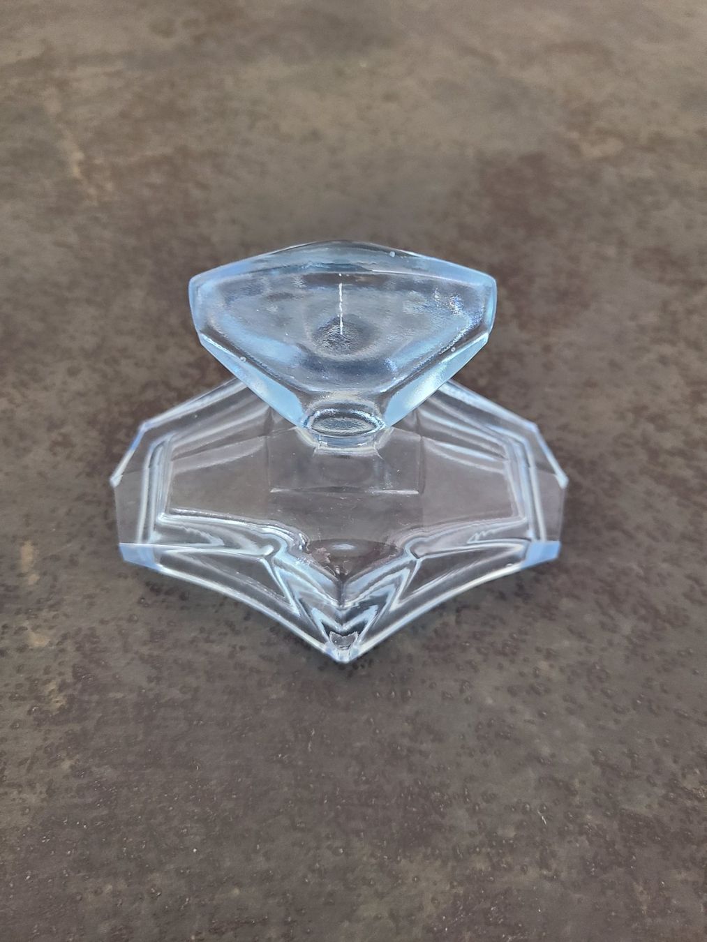 Bicchieri: Glasschale mit Deckel hellblau geschliffen gebraucht – Usato da Reinach venduto da 3Guggerli 3