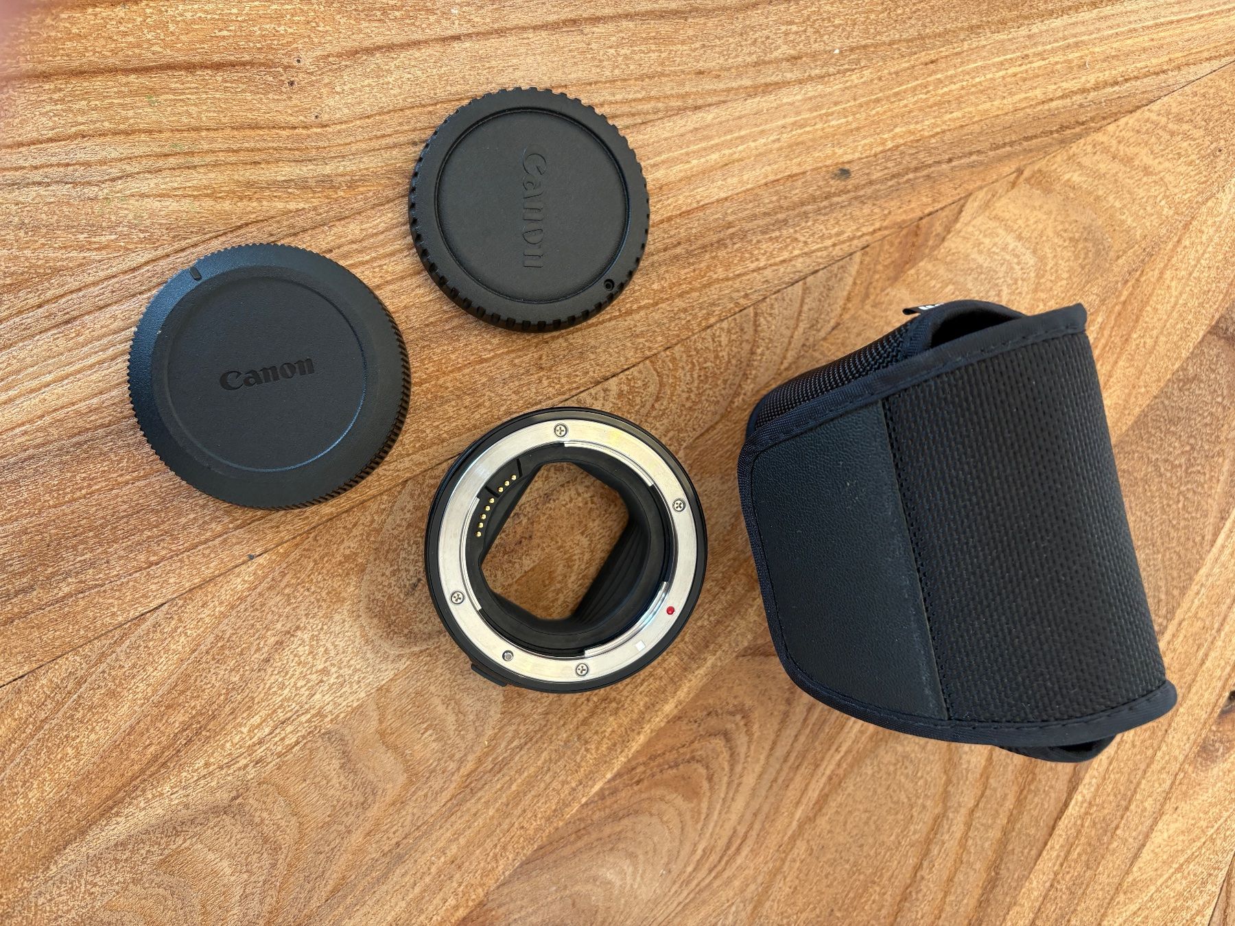 Canon Adaptateurs photo: CANON MOUNT ADAPTER EF-EOS R – D'occasion à Einigen par peaksnapper
