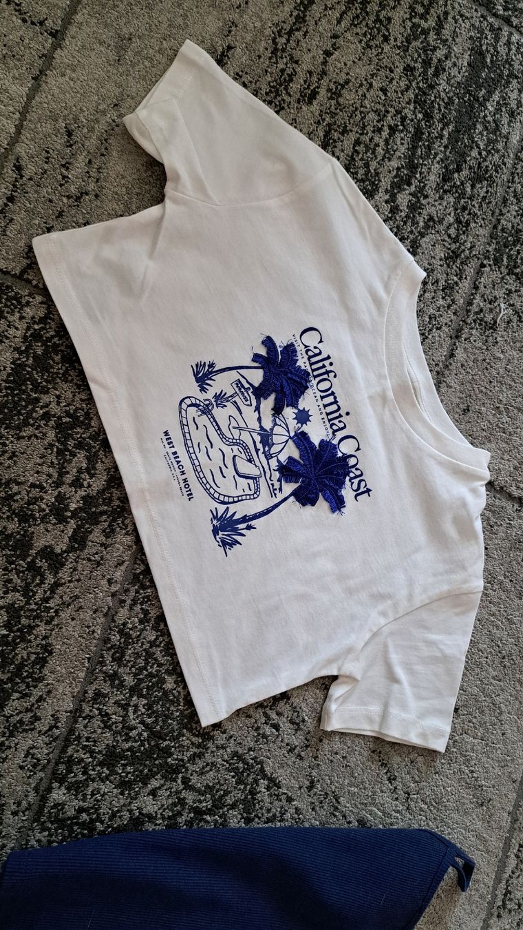 C&A Camicette, T-shirt & Top: T-shirt taille 134, comme neuf  – Nuovo (secondo la descrizione) da Meyrin venduto da Zahra011 2