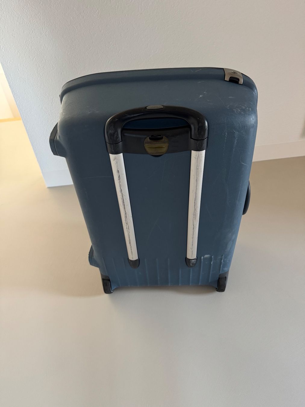 Samsonite Valigie: SAMSONITE ROLLKOFFER GROSS, FARBE BLAU – Usato da Oberentfelden venduto da May03 2
