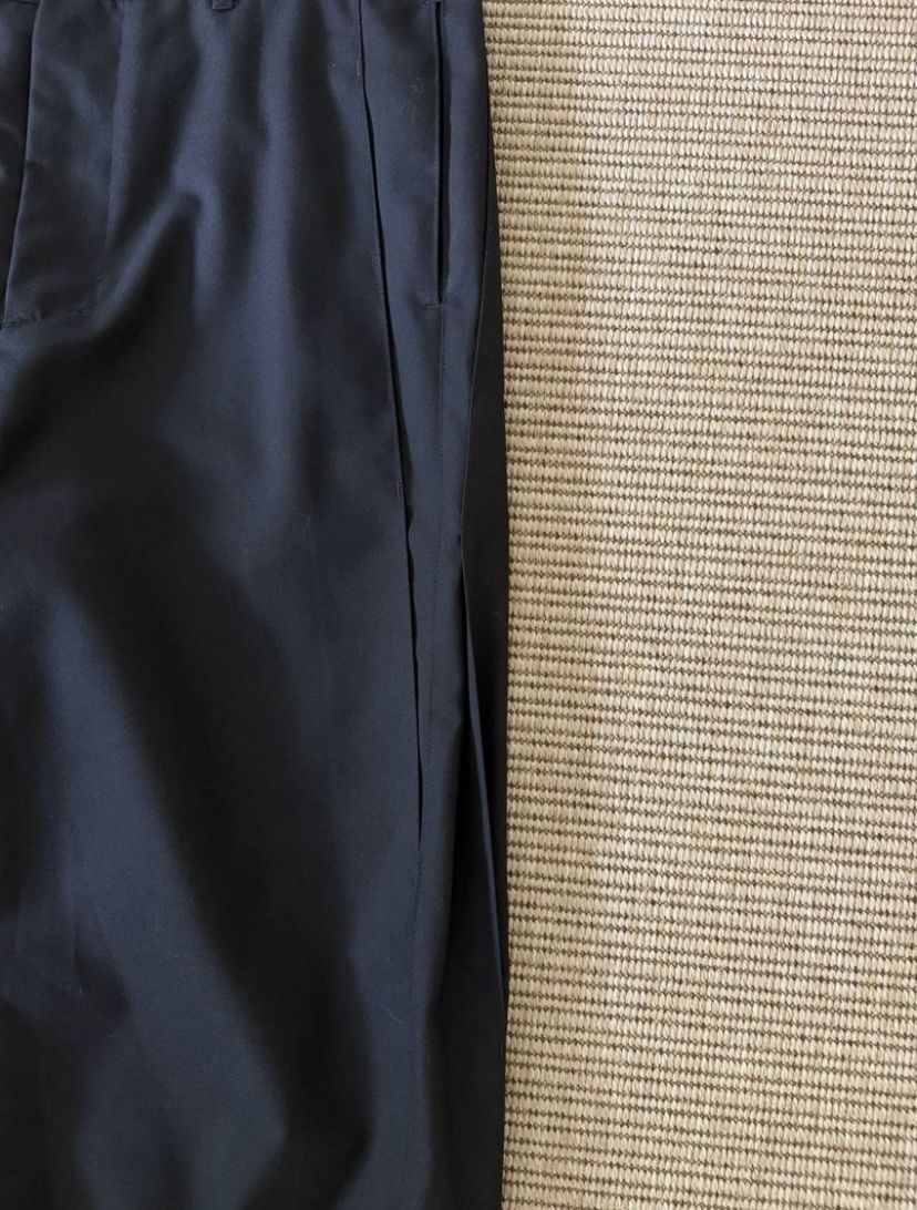 Pantaloni: Vuja De Gala Pleat Trousers – Usato da Oberkirch LU venduto da benjaminflower 2