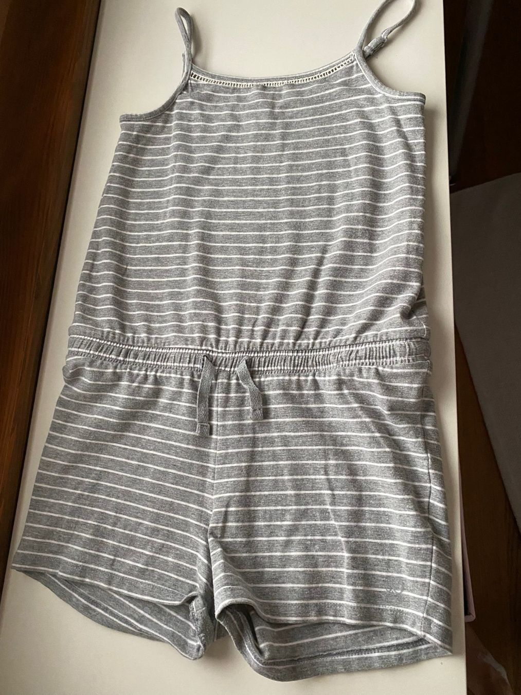 Lotti & Set di vestiti: Combi-short gr 140 – Usato da Delémont venduto da Petitlutin