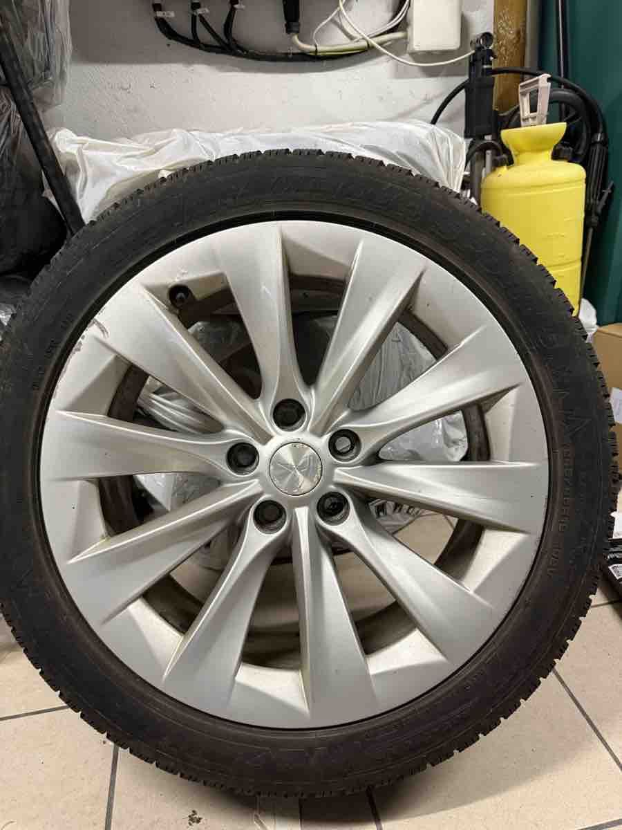 Tesla Pneus & Kompletträder: Tesla Model S, Winter, complete wheels, 245/45R19 – Gebraucht aus Fontainemelon von Maxm66 1