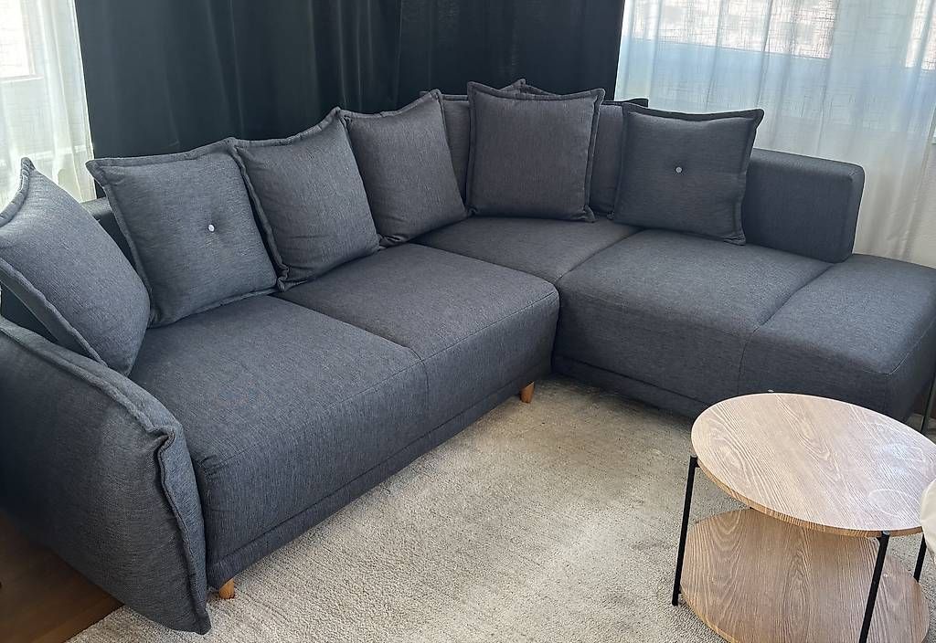 Sofas: Eck-Schlafsofa mit Stauraum – Gebraucht aus Luzern von fbi_c6rs
