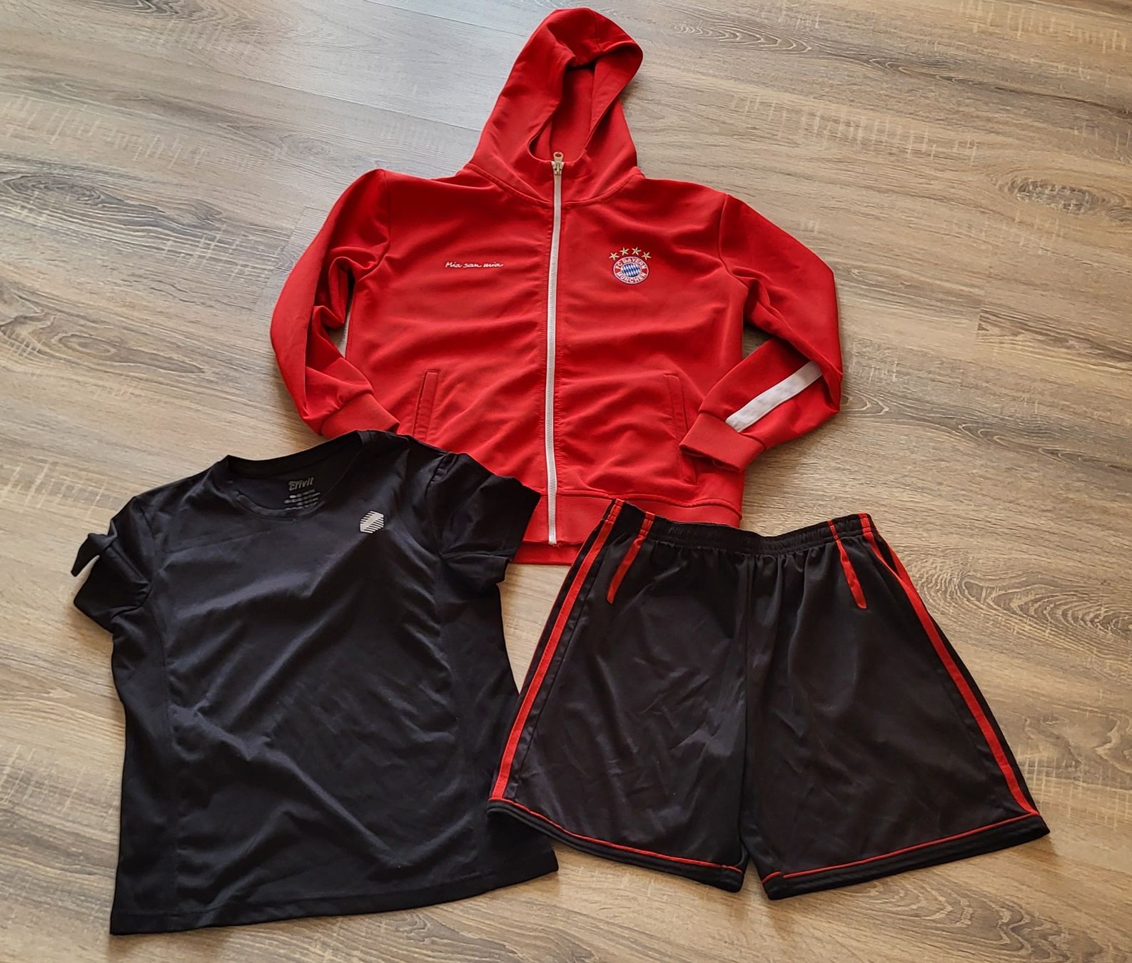Lotti di vestiti: Habit sport 146/152 – Usato da Plagne venduto da pnz75 3